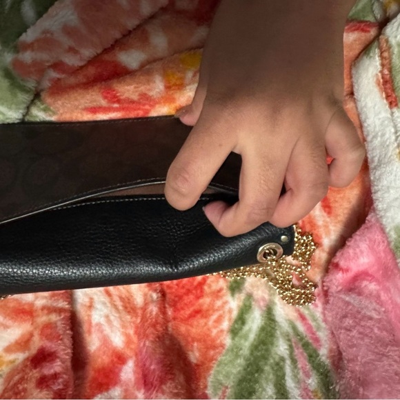 Coach Black Leather Women's Bag - Picture 3 of 3